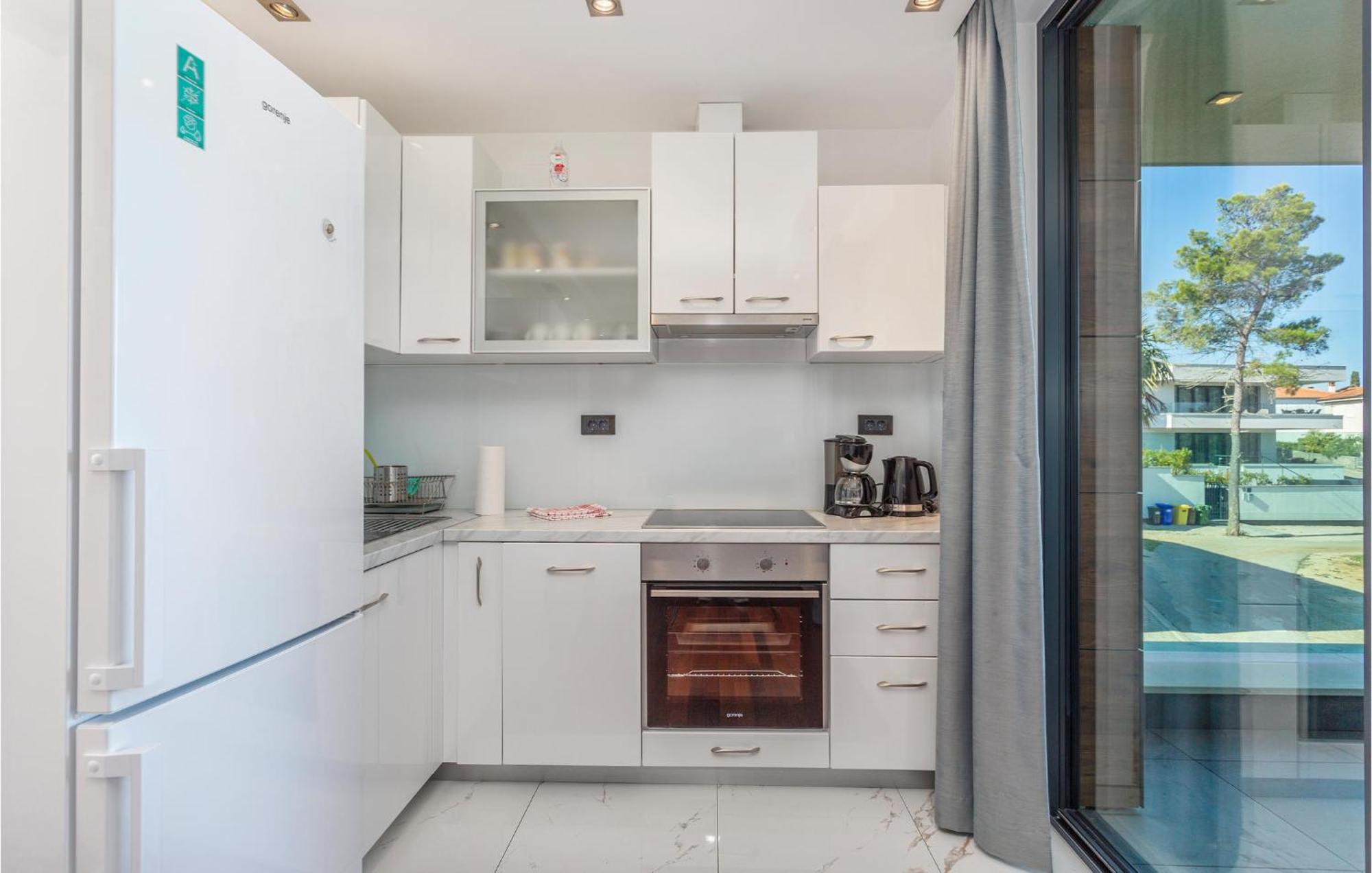 Stunning Apartment In Malinska With Kitchen Zewnętrze zdjęcie