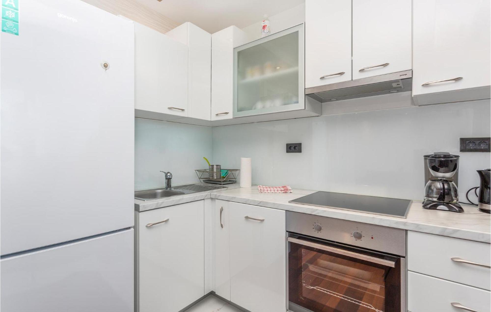 Stunning Apartment In Malinska With Kitchen Zewnętrze zdjęcie